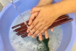 Cảnh báo hàm lượng vi khuẩn trong đũa gỗ, đũa tre