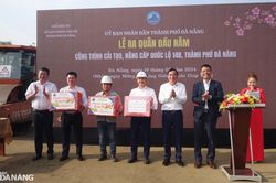 Lãnh đạo thành phố tham dự ra quân thi công đầu năm các công trình trọng điểm