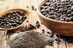 Ngày 19/2: Giá cà phê và hồ tiêu tăng, cao su biến động trái chiều