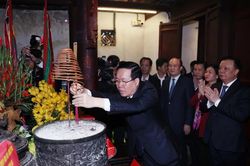 Chủ tịch nước Võ Văn Thưởng dâng hương tưởng niệm Đức vua An Dương Vương