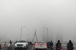 Sương mù dày đặc bất ngờ xuất hiện ở Đà Nẵng