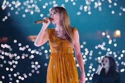 Khán giả Việt đổ xô sang Singapore vì Taylor Swift, nhiều tuyến bay 'cháy vé'