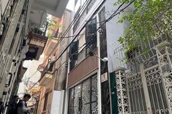Vụ cô gái 21 tuổi bị sát hại ở Hà Nội: Nhiều người trong khu trọ dọn đồ trong đêm