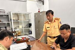 Quảng Ngãi: Bắt Tổng Giám đốc trốn truy nã trên xe khách