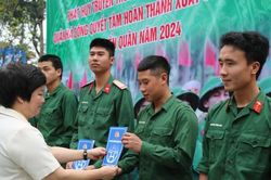 Hà Đông: Dâng hương, tiếp lửa truyền thống trước ngày lên đường nhập ngũ
