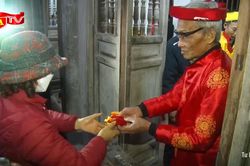 Lễ hội phát lương đặc biệt tại ngôi đền thiêng thờ Đức Thánh Trần
