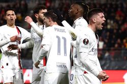 Kết quả Europa League: AC Milan 'toát mồ hôi' tại nước Pháp, Roma thắng nghẹt thở dù Lukaku đá hỏng 11m