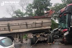 Tai nạn trên quốc lộ vào lúc sáng sớm, 2 người thương vong