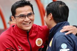 CAHN 'giải cứu' danh tiếng của HLV Kiatisuk