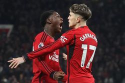 Nghịch lý ở Old Trafford: Khi MU sống nhờ 'cây nhà lá vườn'