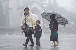 Nhiệt độ hạ thấp, miền Bắc mưa phùn giá rét