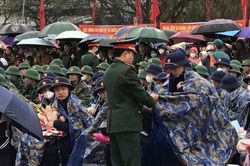 Thanh niên vùng mỏ hăng hái lên đường nhập ngũ