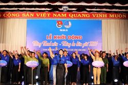 Tuổi trẻ Đắk Lắk xung kích trong ngày đầu khởi động Tháng Thanh niên-Tháng Ba biên giới năm 2024