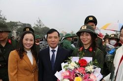 Hàng nghìn thanh niên Thanh Hóa nhập ngũ