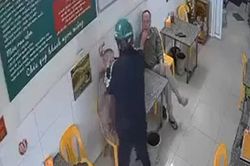 Người bị đổ xăng đốt ở Hà Nội đã tử vong