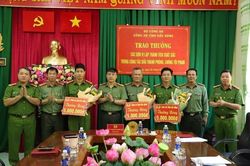 Bắt 2 đối tượng cướp giật dây chuyền vàng của người đi đường ở Đắk Nông