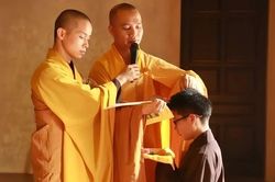 Hảo tâm xuất gia