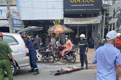 Lửa bùng phát trong căn nhà 2 tầng khóa cửa khiến 1 người chết, 1 người bị thương nặng