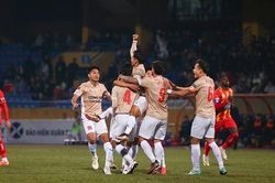 Đánh bại Đông Á Thanh Hóa, Công an Hà Nội leo lên vị trí thứ 2