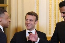Tổng thống Pháp Emmanuel Macron bất ngờ gặp Mbappe, nội dung cuộc trò chuyện được tiết lộ