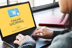 Tổng doanh thu 2024 của Shopee, Lazada, Tiki, Sendo, Tiktok Shop có thể đạt 12,4 tỷ USD