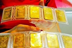 Vàng SJC hạ nhẹ sau khi tăng bật lên mốc lịch sử 80 triệu đồng/lượng