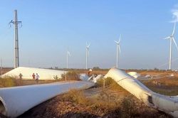 Bạc Liêu: Cánh quạt của trụ tuabin gió cao hơn 140m bị gãy