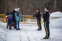 Canada tái áp dụng quy định thị thực đối với công dân Mexico