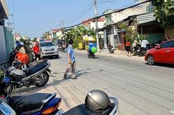 Công an bao vây đối tượng cầm dao vào trường mầm non uy hiếp trẻ em