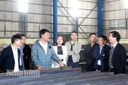 Hội Doanh nhân trẻ tỉnh thăm, tặng quà hội viên
