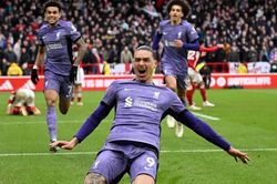 Kết quả bóng đá Anh: Chelsea chia điểm trước Brentford, Liverpool thắng kịch tính Nottingham