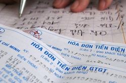 Nguyên nhân hóa đơn tiền điện tăng vọt sau Tết