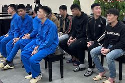 Thuê phòng khách sạn rồi mở 'tiệc ma túy'