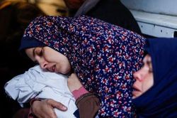 Nỗi đau của người mẹ có cặp song sinh qua đời trong cuộc chiến ở Gaza