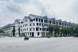 Vì sao biệt thự, nhà phố ế ẩm?