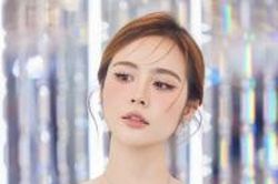 Diễn viên Phan Minh Huyền ghi điểm bởi thời trang gợi cảm, cá tính