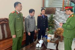 Bắt tạm giam 2 cán bộ Chi cục Dự trữ Nhà nước ở Tuyên Quang
