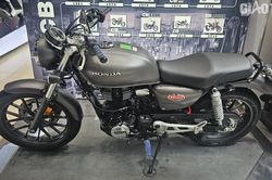 Cận cảnh Honda CB350 H'ness giá 130 triệu đồng tại đại lý