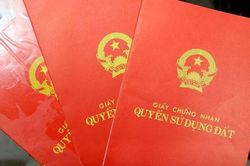 Sắp điều chỉnh tên gọi 'sổ đỏ', người dân có phải đi đổi sổ?