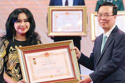 Thanh Lam mang danh hiệu NSND về tặng chồng, bật mí về đám cưới