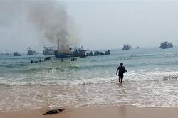 Tàu cá vừa cập bờ thì bất ngờ phát hỏa