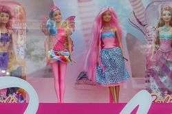 Búp bê Barbie chào đón sinh nhật lần thứ 65