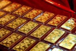 Giá vàng tiếp tục tăng sốc