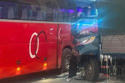 Xe chở học sinh đi học tập trải nghiệm bất ngờ gặp nạn