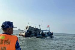 Bà Rịa-Vũng Tàu: Cảnh sát Biển bắt tàu vận chuyển dầu trái phép