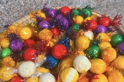 Những viên kẹo đậu xanh nhiều màu