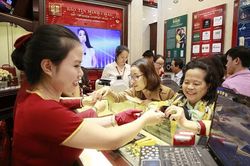 'Cân đong' các yếu tố có thể làm lây lan sức nóng từ giá vàng sang tỷ giá