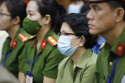 Trưởng đoàn thanh tra đem 5,2 triệu USD gửi nhiều nơi