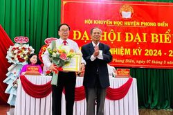 Thừa Thiên Huế: Hội Khuyến học huyện Phong Điền nhận Bằng khen của Trung ương Hội Khuyến học Việt Nam