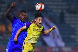 Lý do HLV Troussier 'đau đầu' lên danh sách đội tuyển